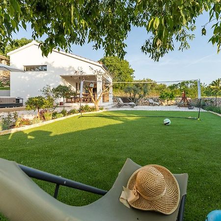 Holiday Home - Villa Thorak Anić Esterno foto