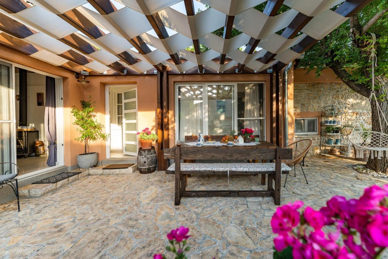 Holiday Home - Villa Thorak Anić Esterno foto