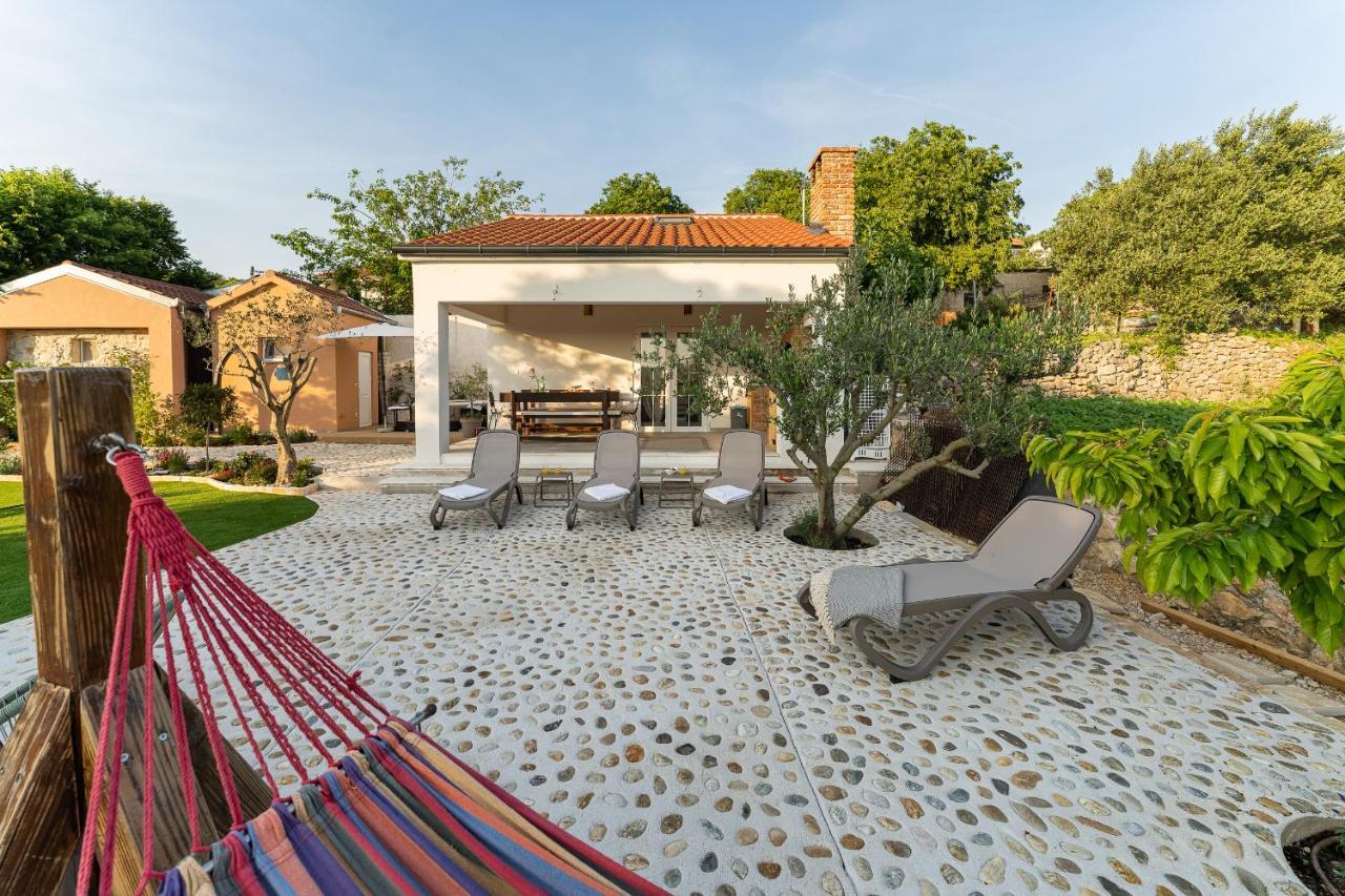 Holiday Home - Villa Thorak Anić Esterno foto