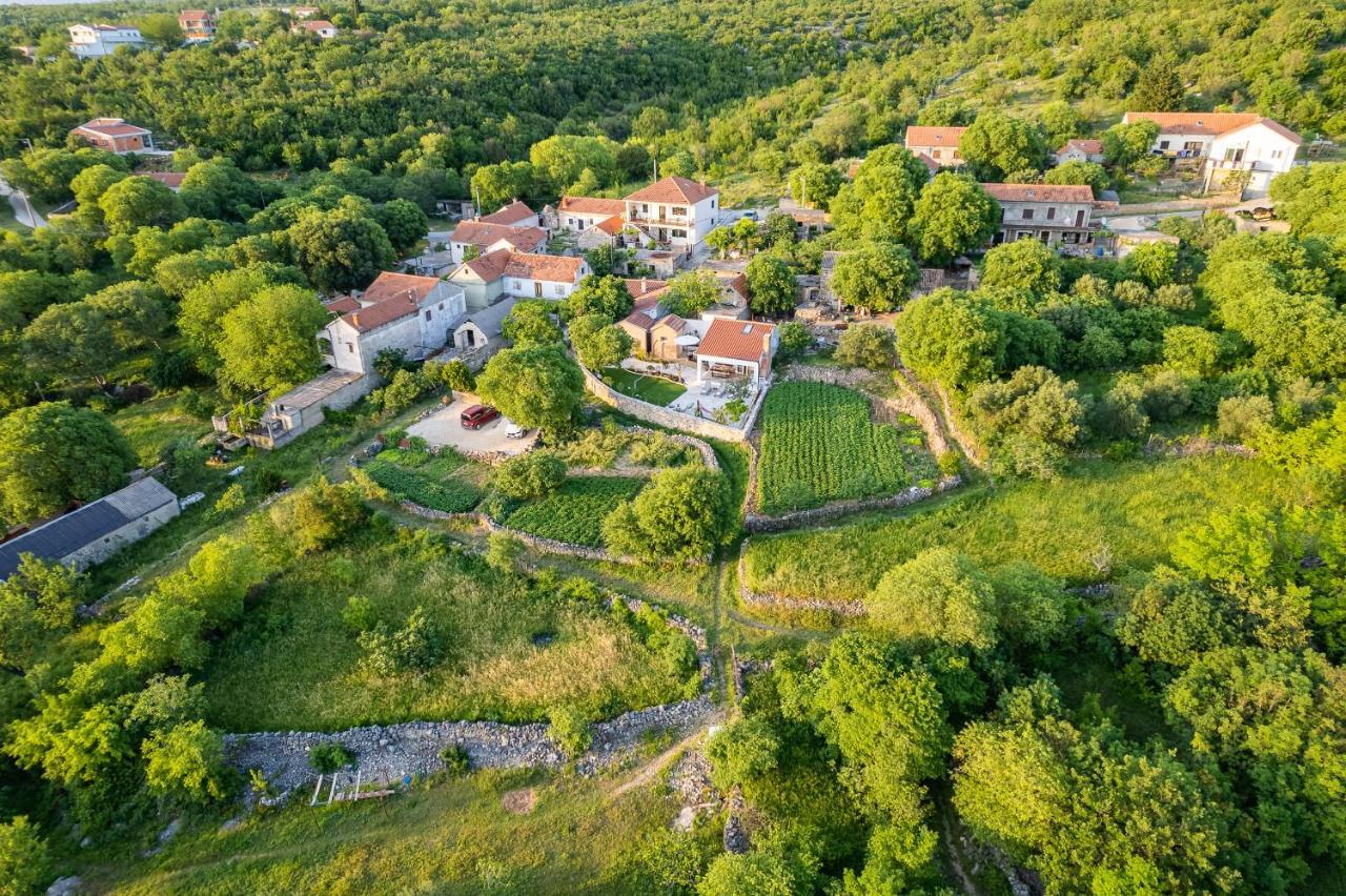 Holiday Home - Villa Thorak Anić Esterno foto