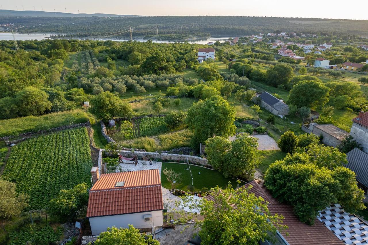 Holiday Home - Villa Thorak Anić Esterno foto
