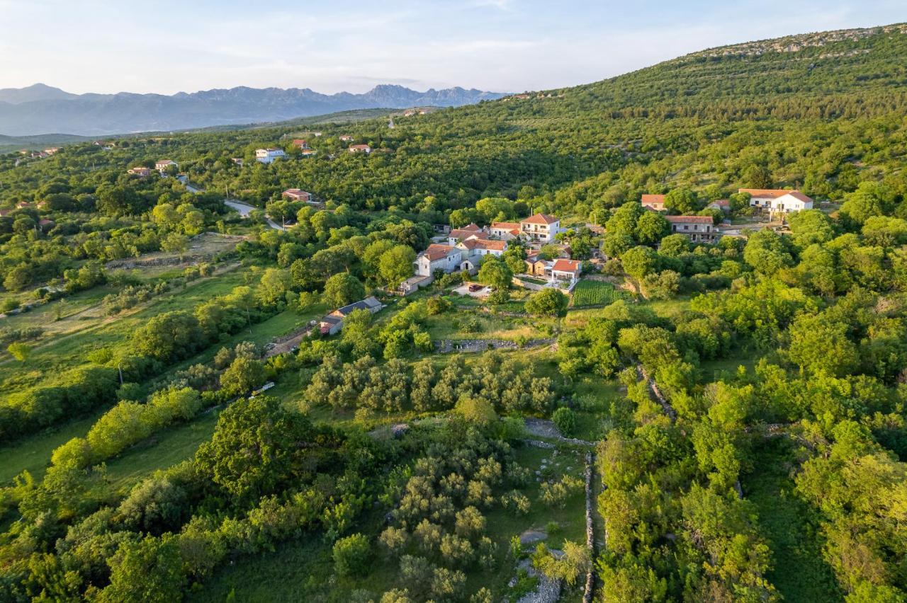 Holiday Home - Villa Thorak Anić Esterno foto