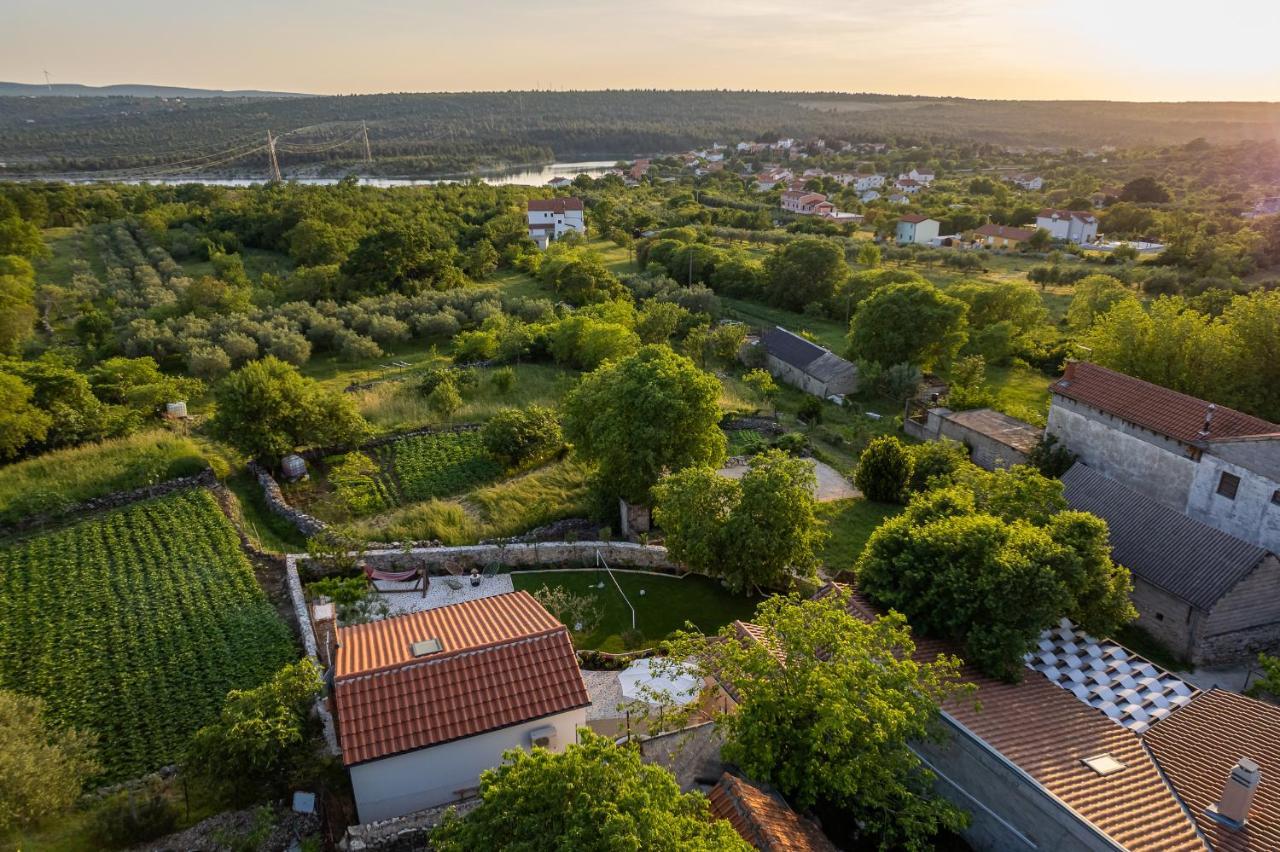Holiday Home - Villa Thorak Anić Esterno foto