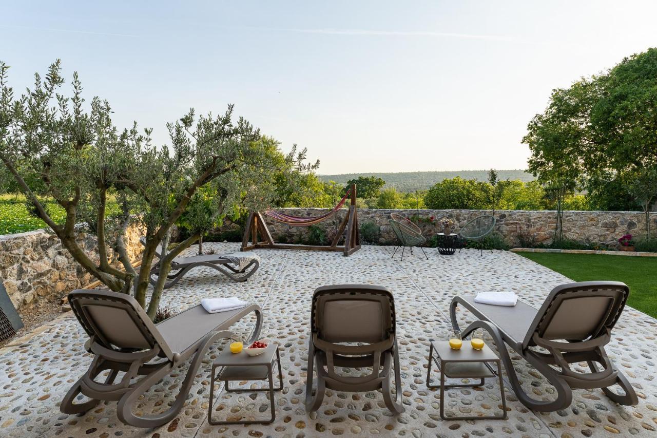 Holiday Home - Villa Thorak Anić Esterno foto